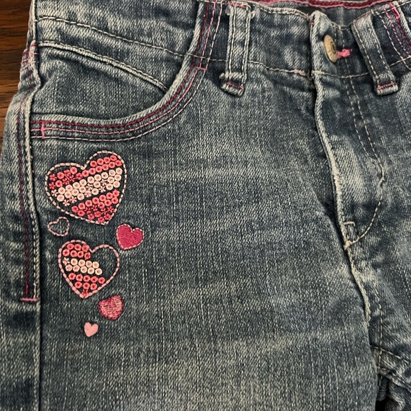 Levi’s girls SIZE 6-SKIMMER/CAPRI..ADJUSTABLE WAIST/PINK STITCHING/HEARTS - Picture 3 of 8